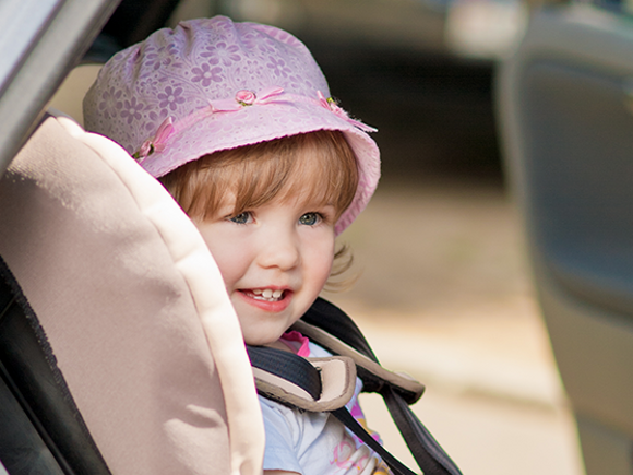 Consejos de seguridad para viajar con bebés en coche